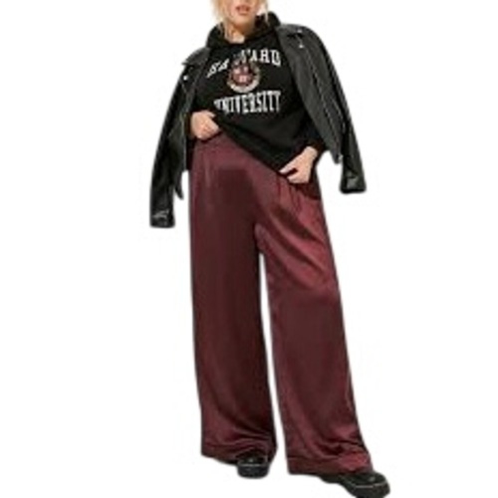 Torrid Women's Burgundy Wide Leg Satin‎ High Rise Pant Size 2R (18/20)